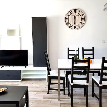 Luxury 2 Bedroom 2 Min From Apartamento