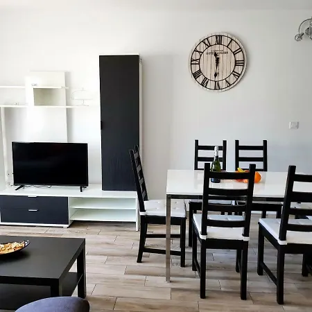 Luxury 2 Bedroom 2 Min From Apartamento