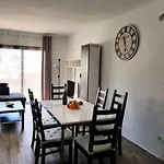 Апартаменты Luxury 2 Bedroom 2 Min From Моган