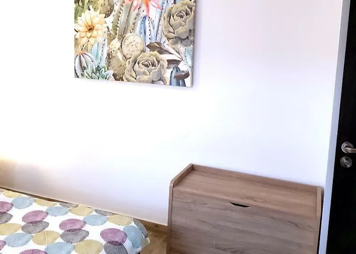 Luxury 2 Bedroom 2 Min From