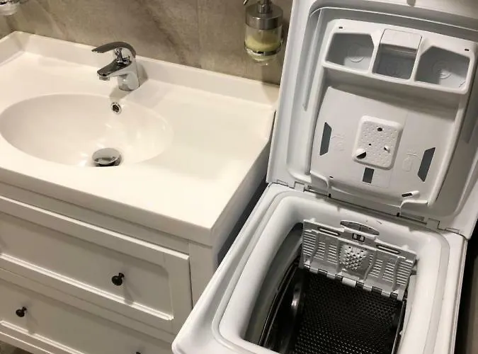 Luxury 2 Bedroom 2 Min From