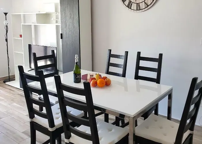 Luxury 2 Bedroom 2 Min From Appartement