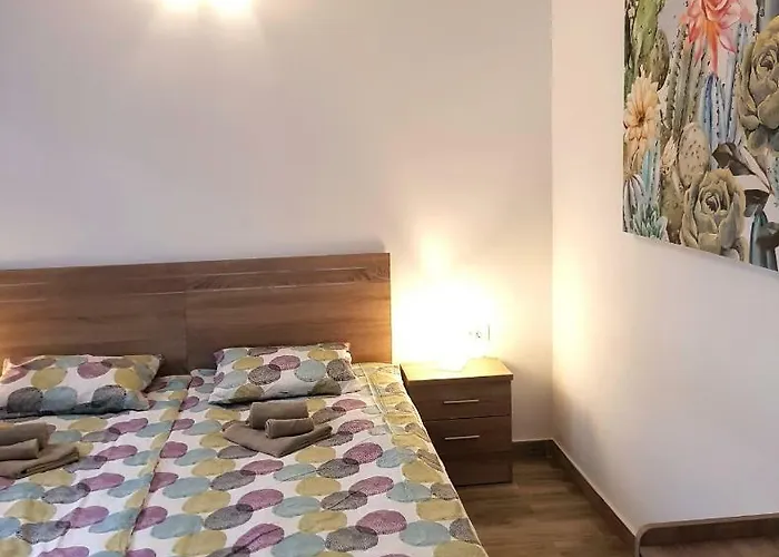 Luxury 2 Bedroom 2 Min From