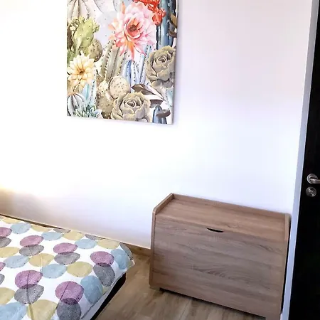 Luxury 2 Bedroom 2 Min From