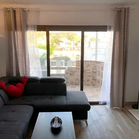 Apartment Luxury 2 Bedroom 2 Min From