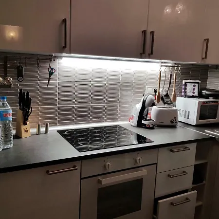 Luxury 2 Bedroom 2 Min From *