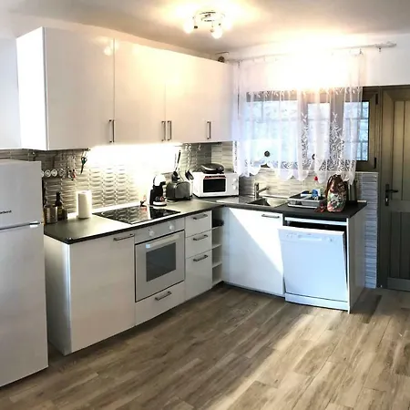 Luxury 2 Bedroom 2 Min From Apartment *